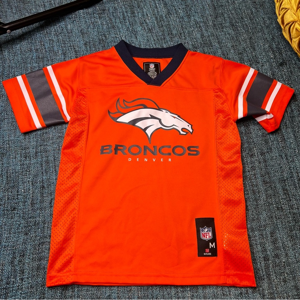 NFL Denver Broncos Football Jersey Youth Kids Jersey Size Medium 7/8 Orange Blue